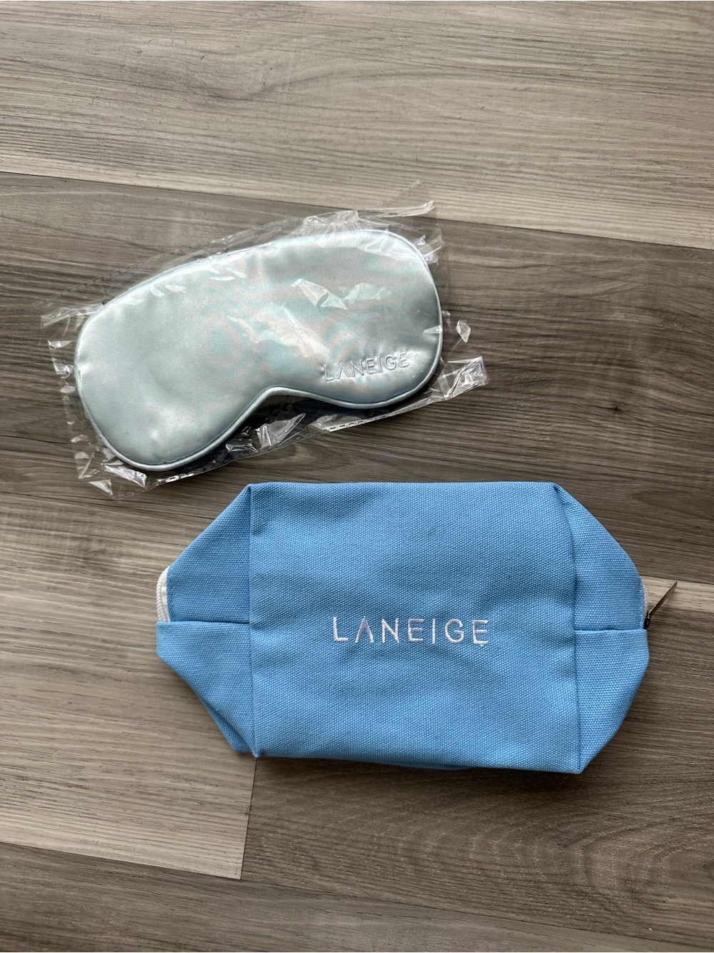3 for $20 ✨ LANEIGE Light Blue Travel Pouch & Eye Mask Set